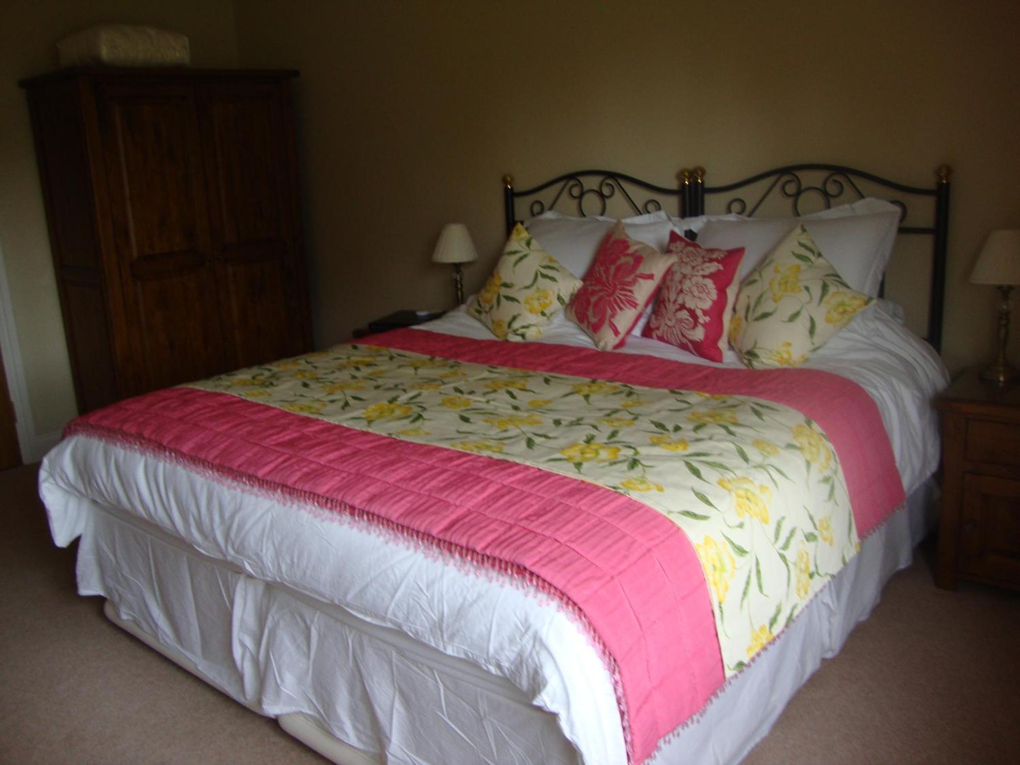 The Paddock Bed & Breakfast Haverfordwest Eksteriør bilde