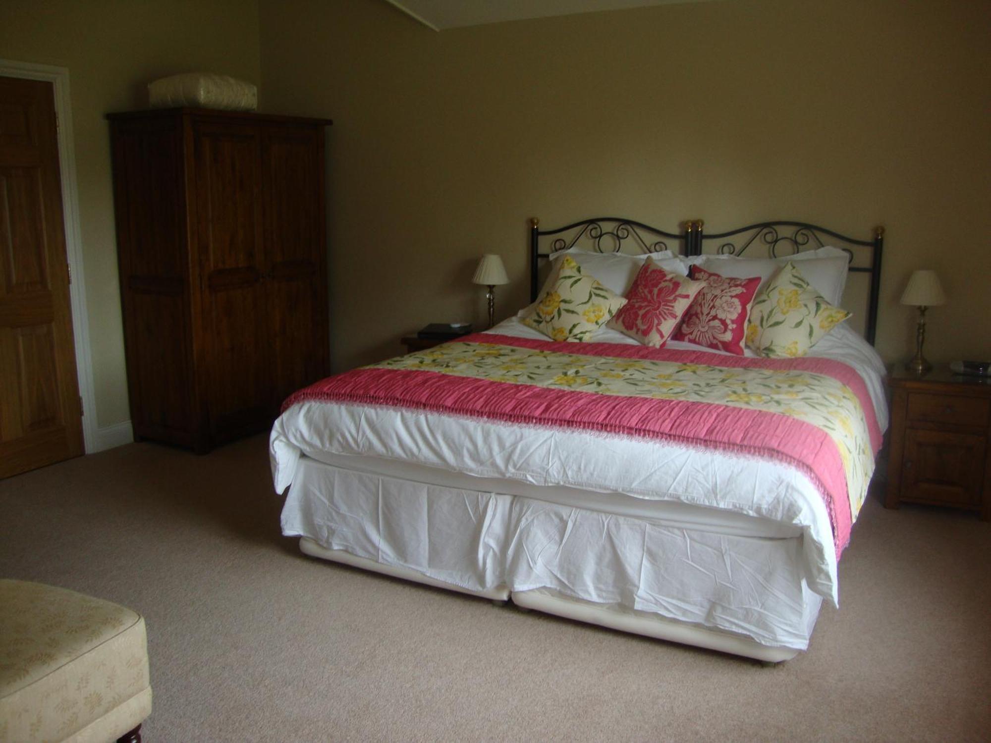 The Paddock Bed & Breakfast Haverfordwest Eksteriør bilde